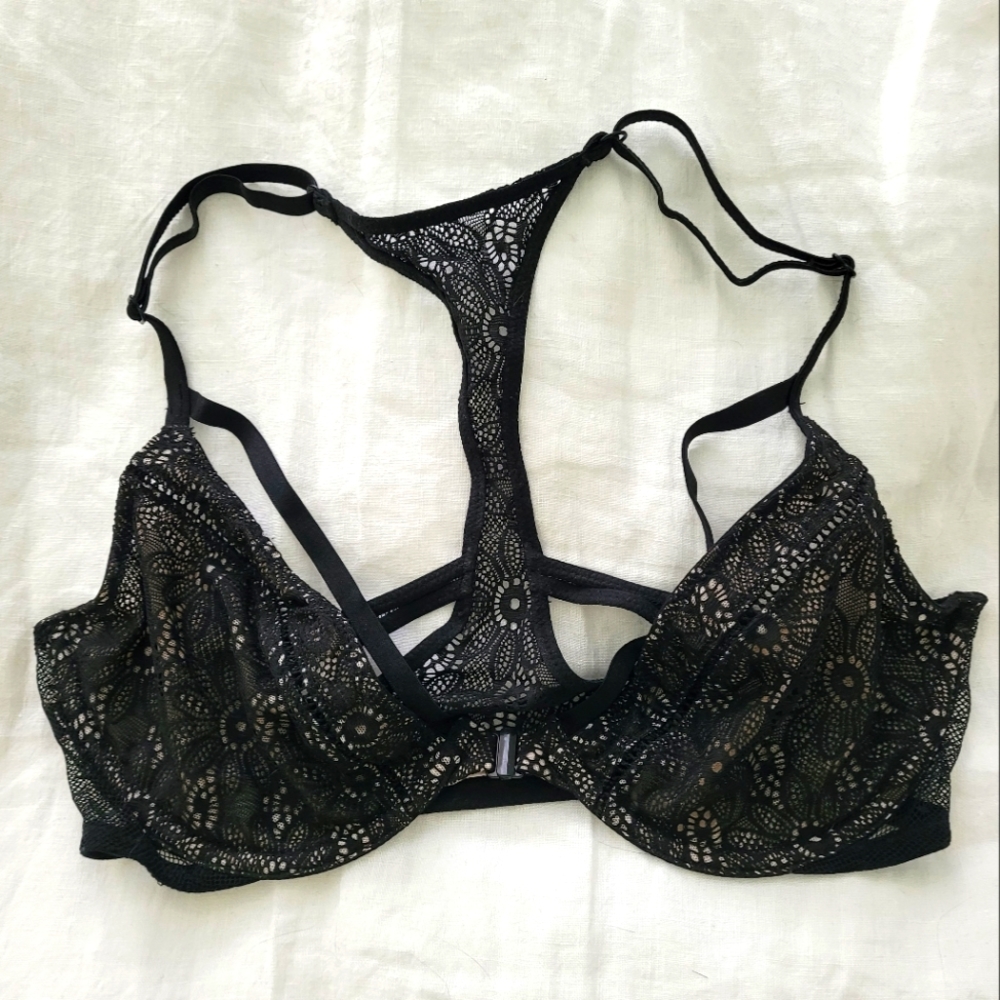Victoria's Secret Lacy Strappy Unlined Black Bralette Size 32D